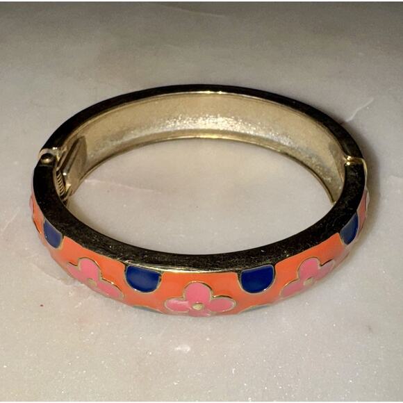 Enamel Pink Blue Flowers Clamp Spring Cuff Bangle Bracelet Goldtone Trim - Picture 5 of 9